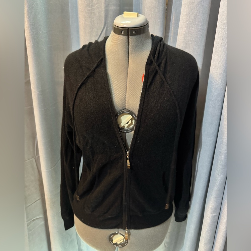 Elegant Black Cashmere Zip-Up Women's Jacket